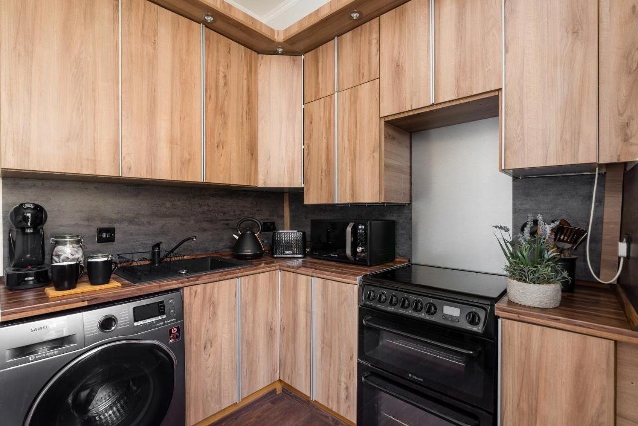 City Centre Stylish Apartment At The Meadows Park EDI Kültér fotó